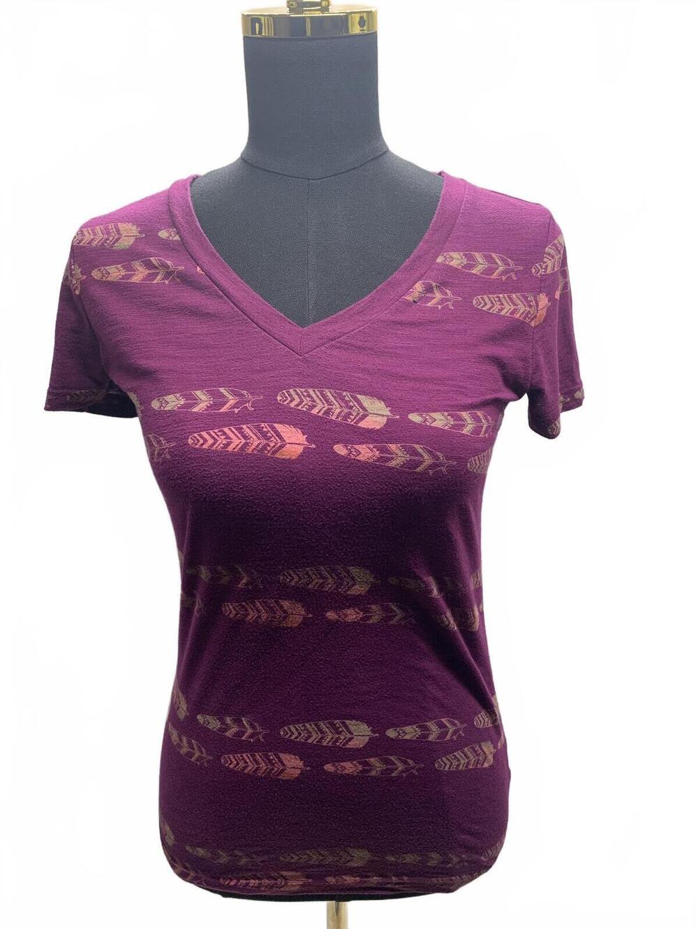 Mossimo Supply Co. Purple Feather Print V-Neck Short Sleeve T-Shirt XS/TP